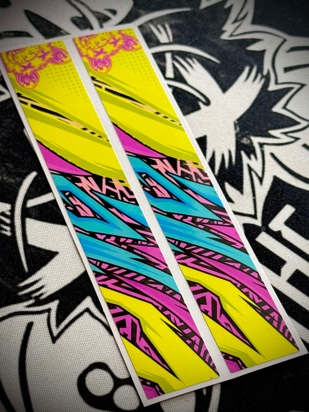Comic Pop Arrow Wraps - Bold Graphic Design