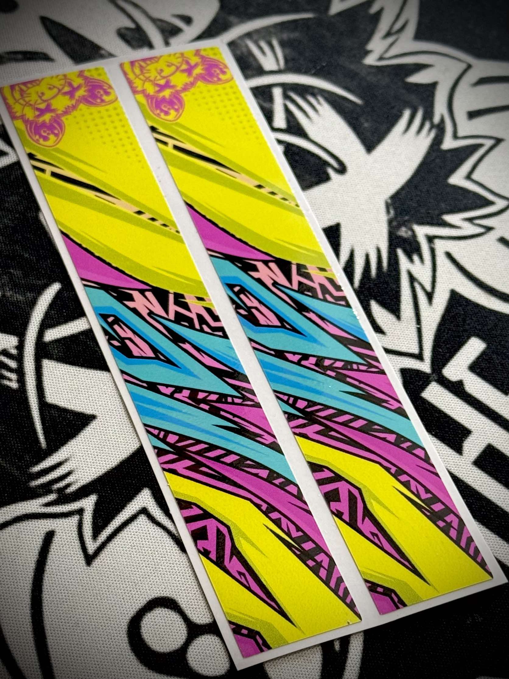 Comic Pop Arrow Wraps - Bold Graphic Design